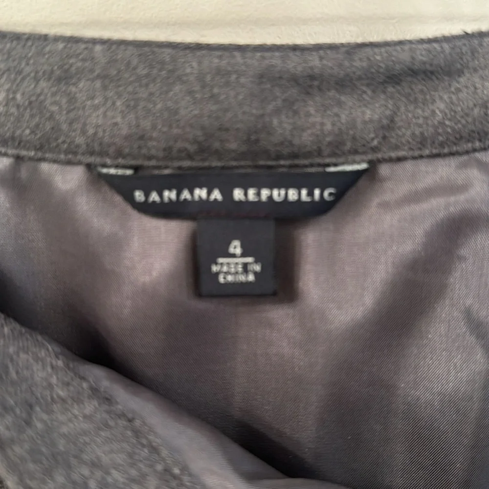 Banana Republic Gray A-Line Skirt - Picture 2 of 5